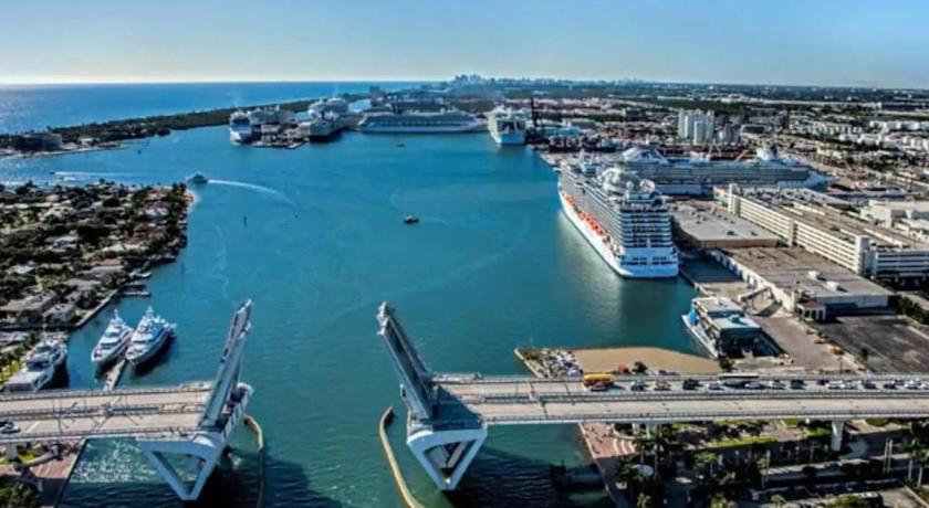 The Residences at Lake Ridge Apt 3