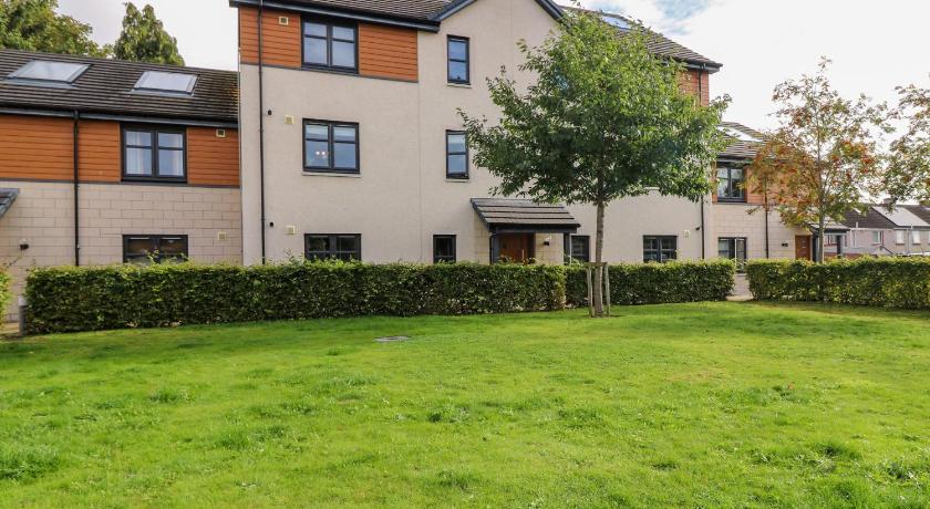 11 Ambleside Court