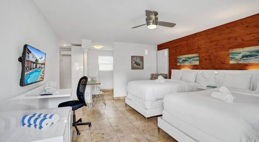 Waves Beach Town Cozy Studio Apartment