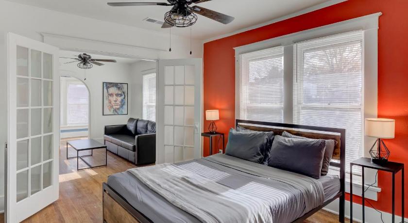 Charming Cooper-Young Flat in the Heart of Memphis