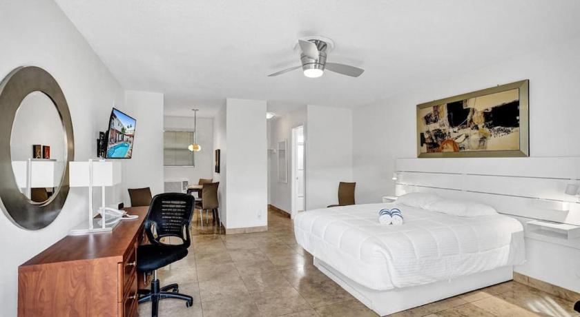 Waves Beach Town Studio Apartment