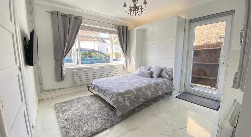 Luxury studio apartment, Beckenham