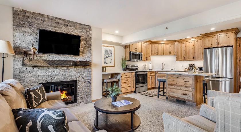 Laurelwood Condominiums 107