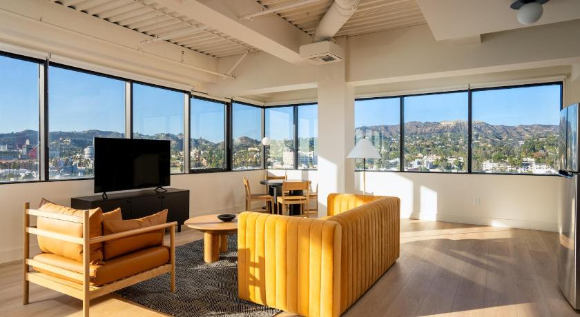Kasa Sunset Los Angeles