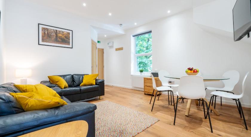 The Botanical Flat 1