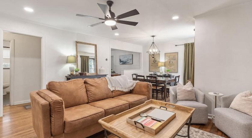 Tulsa Home Sweet Home - King Bed Near Expo, TU, Dtwn