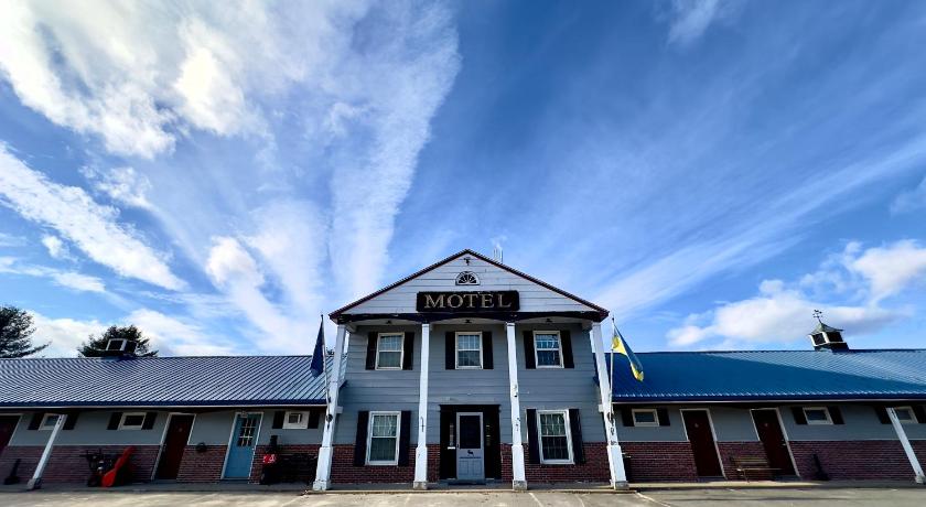 Colonial Valley Motel