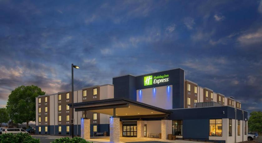 Holiday Inn Express Minneapolis West - Plymouth By IHG