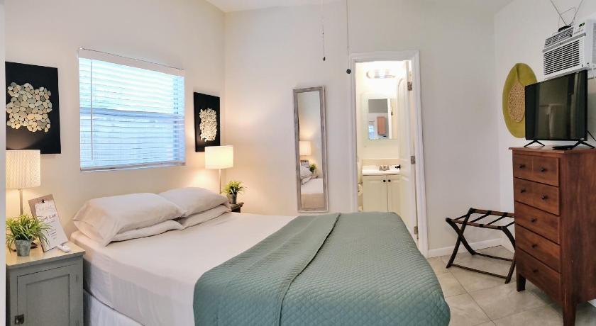 Loft Close to Downtown, Raymond James Stadium, Airport and Many More Places