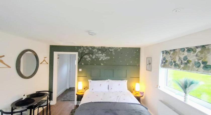 Robin's Nest Guestroom