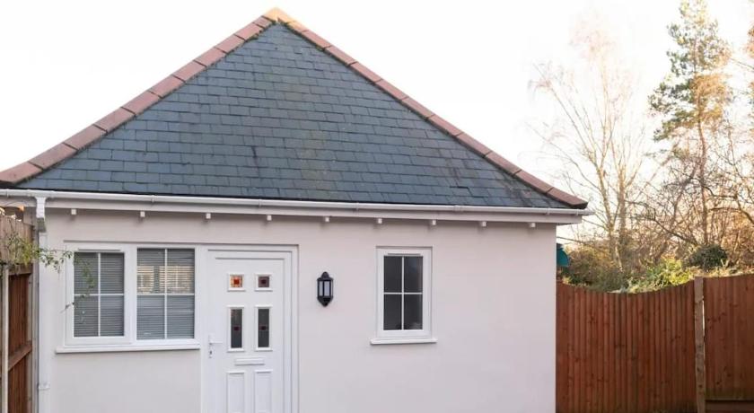 Colchester Town, modern, detached, guest house