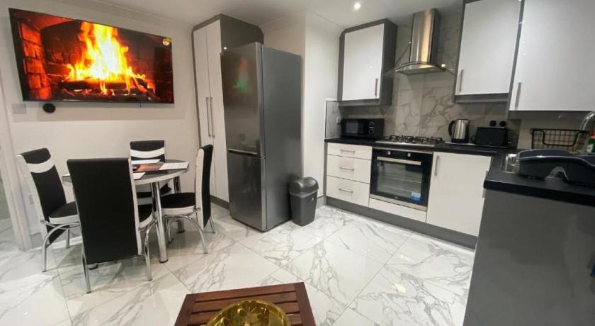 THE ROYAL BOUTIQUE PICCADILLY LODGE by LONDON SLEEP 6