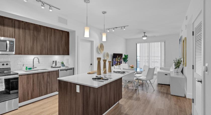 Modern 2 Bed in the Heart of Doral Free Parking