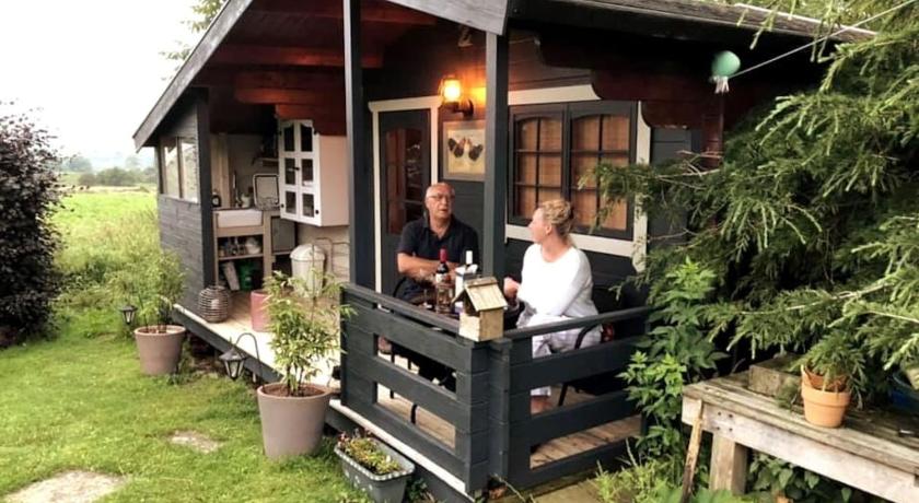 Unique Tiny House near 3 Peaks - The ZedShed