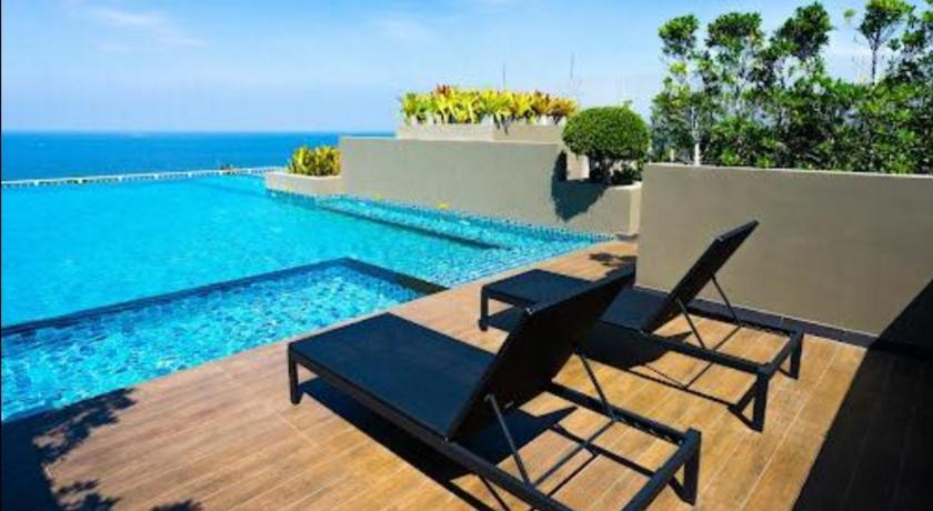 The Blu X Seaview บางแสน F5