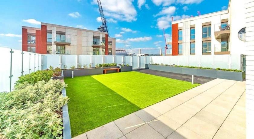 Unique 3BR 3BATH Townhouse Duplex SmartHome