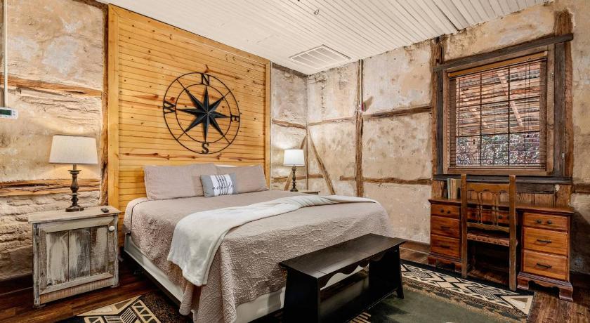 #4 The Judge's Chamber at Garrison in Gruene