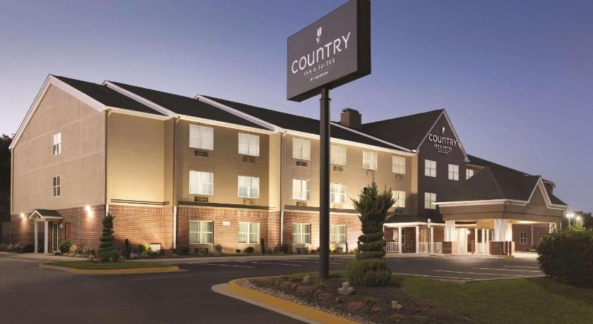 Country Inn & Suites by Radisson, Washington, D.C. East - Capitol Heights, MD