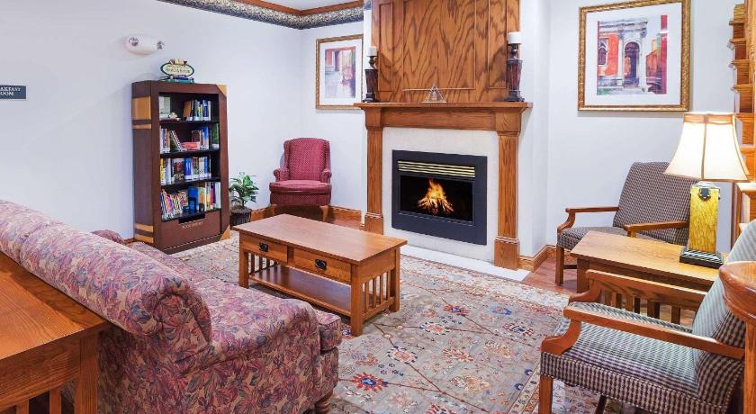 Country Inn & Suites by Radisson, Chambersburg, PA