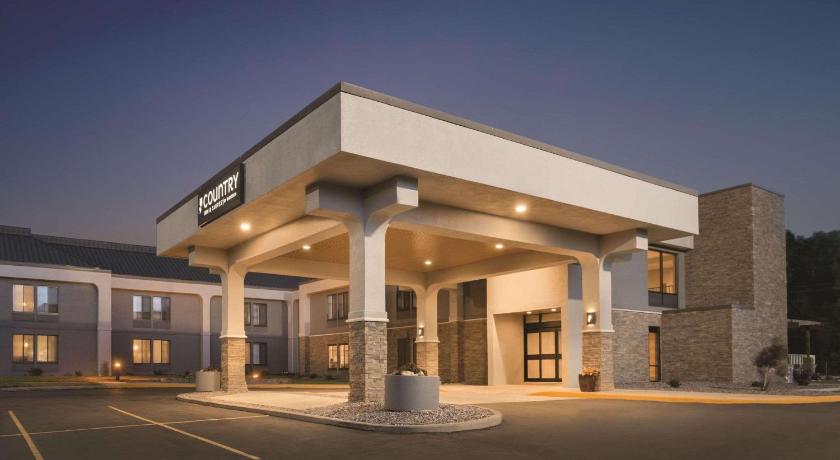Country Inn & Suites by Radisson, La Crosse, WI