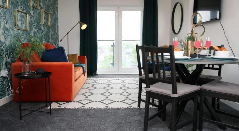 Cohost Partners | Free Parking | 2BR | Smart TV