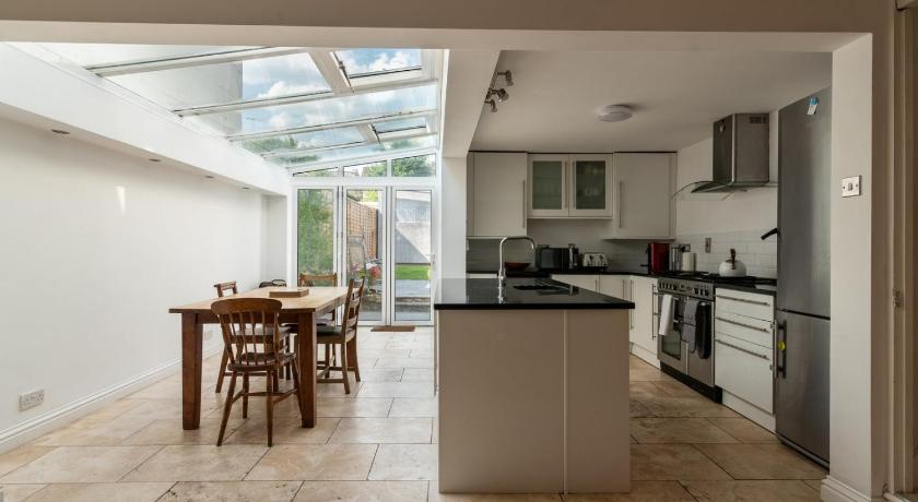 GuestReady - A Bohemian Home in Bath