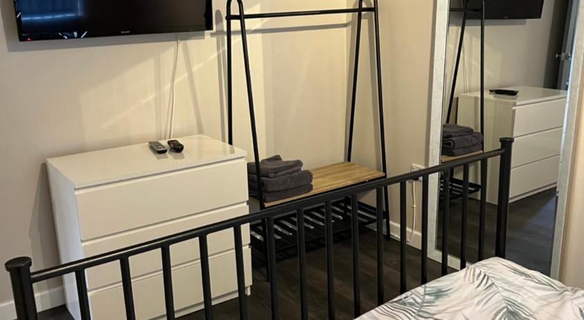 Modern ground floor apartment Close to A45 A46 M1 M6 M69