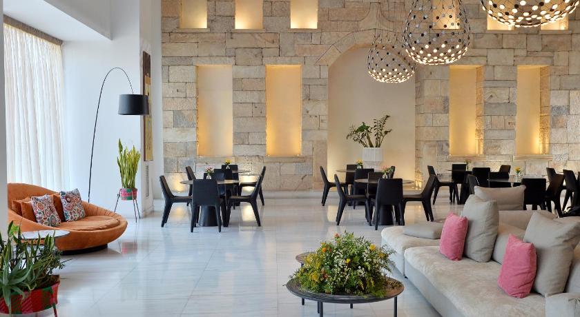 เอเธเนียม แกรนด์ โฮเต็ล