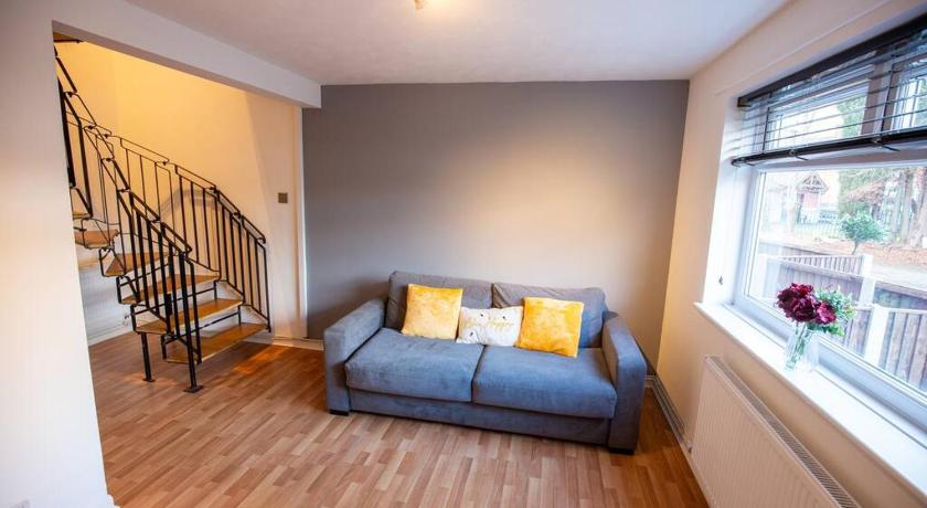 Entire 1 Bedroom House in Manchester