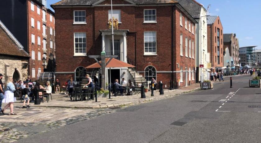 The Old Custom House