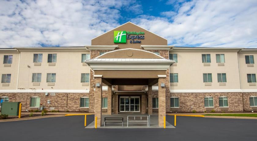 Holiday Inn Express Hotel And Suites Clinton By IHG