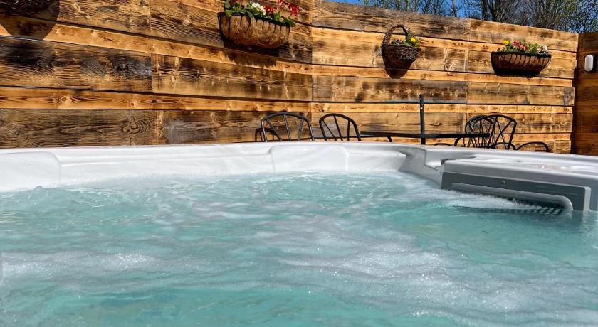 Applegrove Country Park, Scarborough with Private Hot Tubs