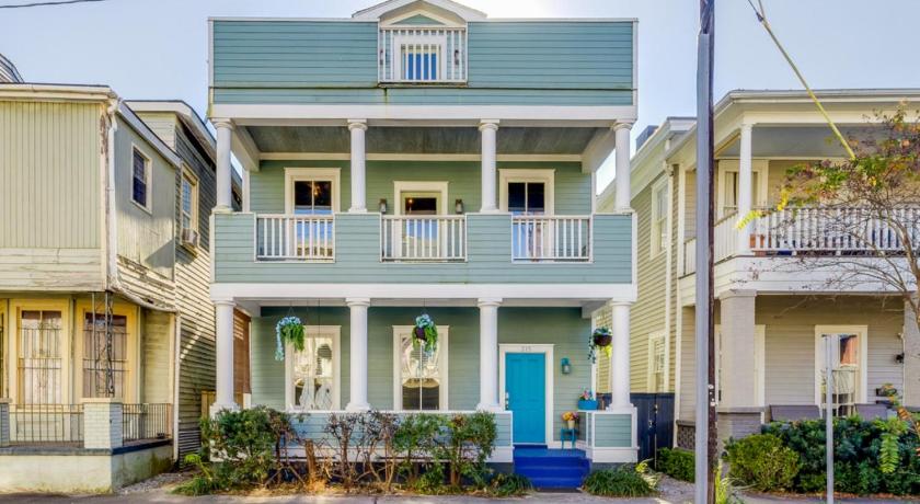 ☆Historic Living•2 Separate Spaces•Downtown•Walk to Forsyth Park•Private Patio/Porch☆