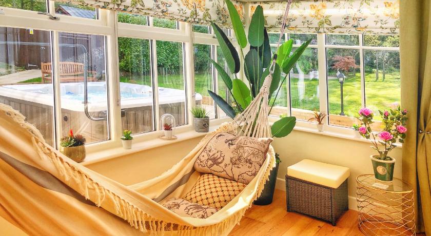 Daweswood Guest Suite - Luxury retreat with optional hot tub