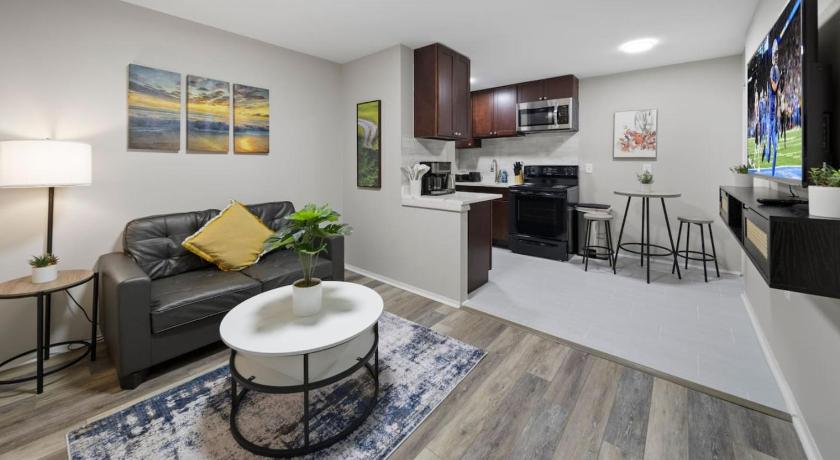 New 1BD Apartment Near Ferndale