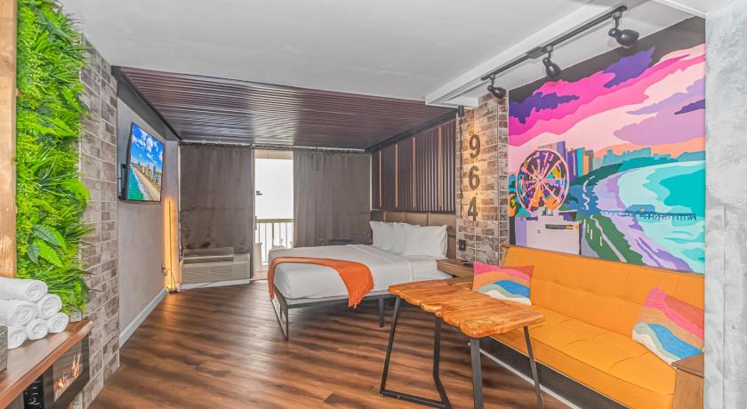 Ocean Front Queen Suite With Panoramic Views! - Compass Cove Unit 964