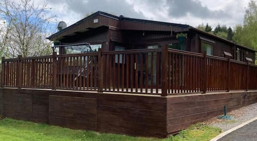 7F Cwtch Cymru Lodge, Caer Beris Holiday Park - no commercial vehicles permitted on site