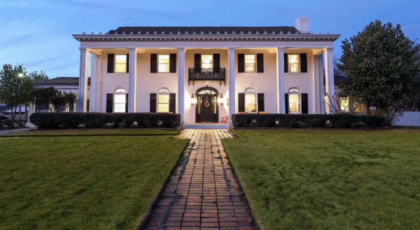 Wood Manor Guest House