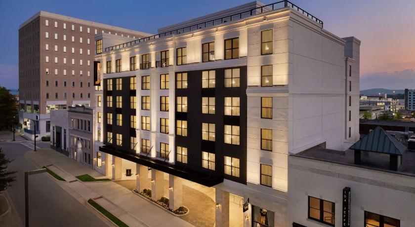 106 Jefferson Huntsville, Curio Collection by Hilton