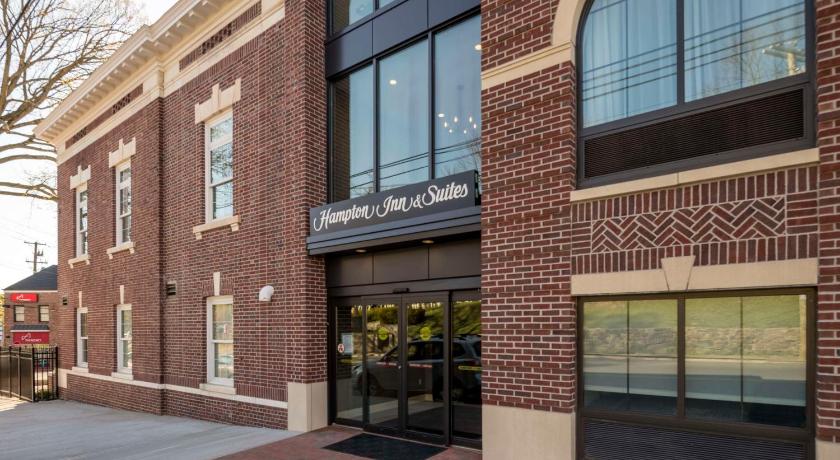 Hampton Inn and Suites Huntington Downtown