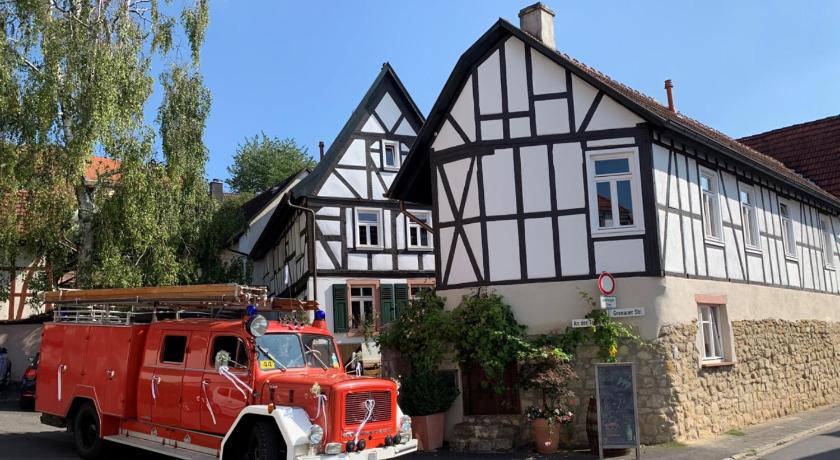 Geibelhof - Apartments in mediterraner Hofreite nahe Frankfurt am Main