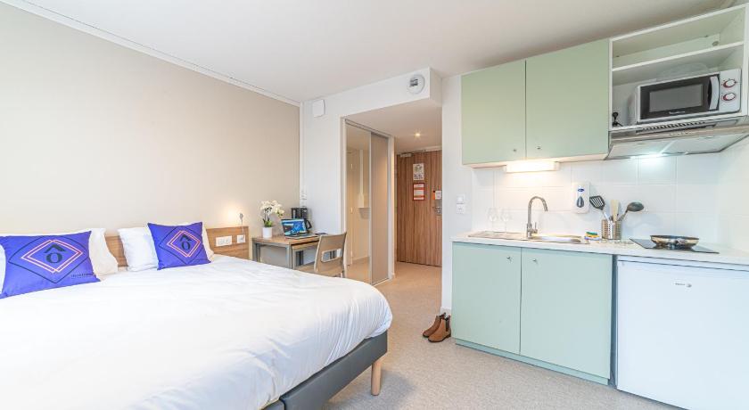 Best place to stay in Lyon France - Montempo Apparthotel Lyon Viviani