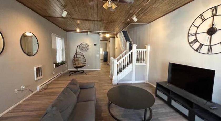 ☆☆ Modern Coed Dorm in Harrisburg ☆☆