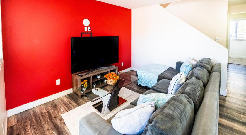 Large 2 levles 5 bedroom with 3 bathroom and 2 parking