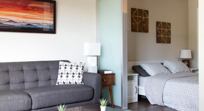 Amazing Capitol Hill Apartment with Free Parking!