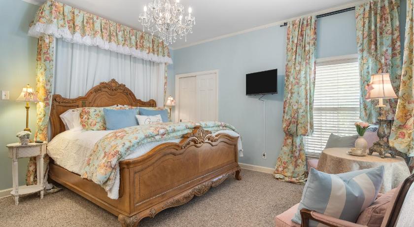 Beland Mansion-Treasured Mist suite!