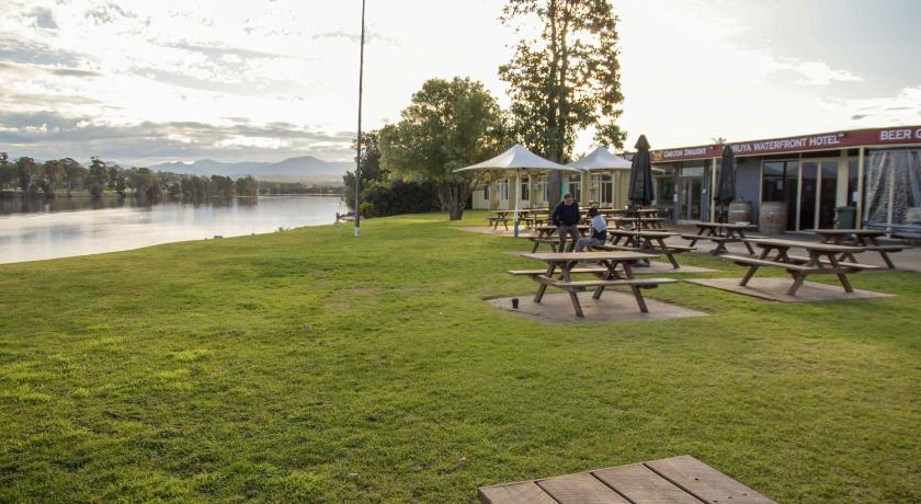 Moruya Waterfront Hotel Motel