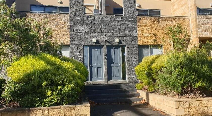 24 Gillies St Apartment