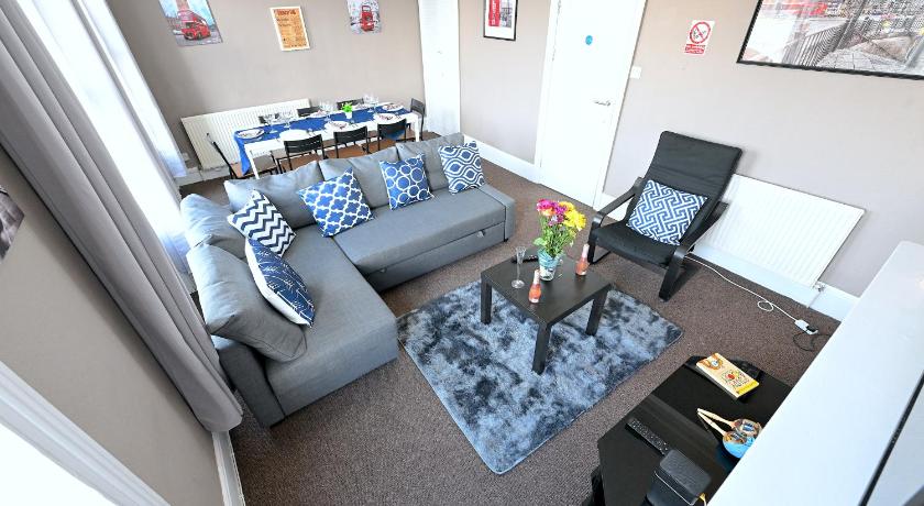 STUNNING 3 Bedroom Serviced Flat IN North London