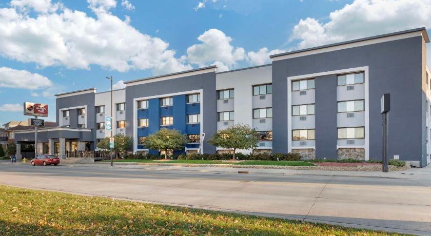 Best Western Plus Milwaukee West